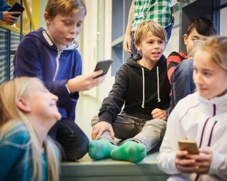 Sweden to Implement Nationwide Smartphone Prohibition in Classrooms